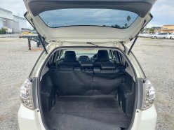 HONDA FIT SHUTTLE 15X 2012