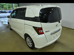 HONDA FREED SPIKE G Just Selection 2011