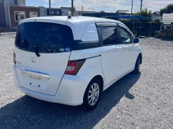 HONDA FREED SPIKE G Just Selection 2011