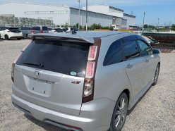 HONDA STREAM RST 2009
