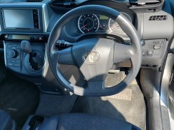 TOYOTA WISH 1.8 X 4WD 2010