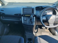 TOYOTA WISH 1.8 X 4WD 2010