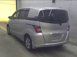 HONDA FREED SPIKE G Just Selection 2015