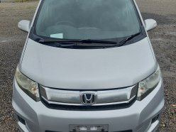 HONDA FREED SPIKE G Just Selection 2015