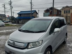 HONDA FREED SPIKE G Just Selection 2015