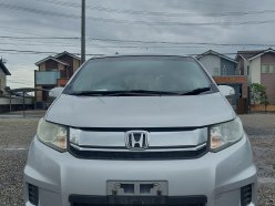 HONDA FREED SPIKE G Just Selection 2015