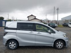HONDA FREED SPIKE G Just Selection 2015