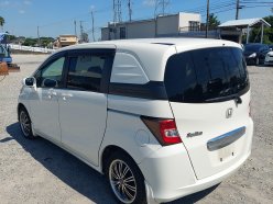 HONDA FREED SPIKE G Just Selection 2010