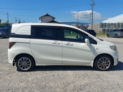 HONDA FREED SPIKE G Just Selection 2010