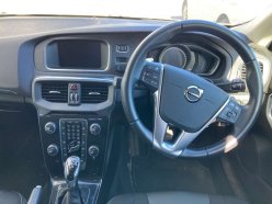 VOLVO V40  2016