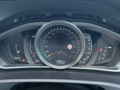 VOLVO V40  2016