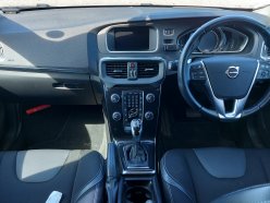 VOLVO V40  2016