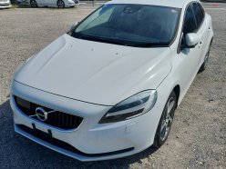 VOLVO V40  2016