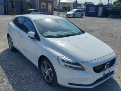 VOLVO V40  2016