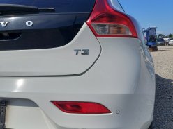 VOLVO V40  2016