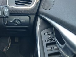 VOLVO V40  2016