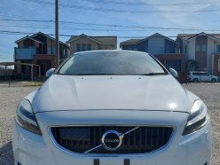 VOLVO V40  2016
