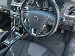 VOLVO V40  2016