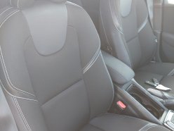 VOLVO V40  2016