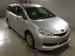 TOYOTA WISH 1.8X 4WD 2010