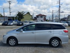 TOYOTA WISH 1.8X 4WD 2010