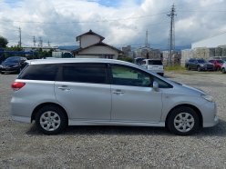 TOYOTA WISH 1.8X 4WD 2010