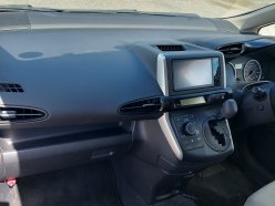 TOYOTA WISH 1.8X 4WD 2010
