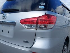 TOYOTA WISH 1.8X 4WD 2010