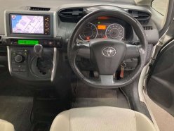 TOYOTA WISH 1.8X HID Selection 2010