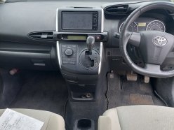 TOYOTA WISH 1.8X HID Selection 2010
