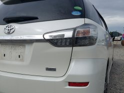 TOYOTA WISH 1.8X 2012