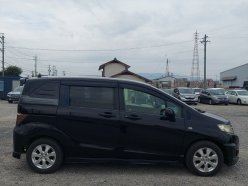 HONDA FREED SPIKE G Aero 2011