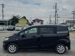 HONDA FREED SPIKE G Aero 2011