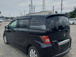 HONDA FREED SPIKE G Aero 2011
