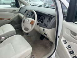 TOYOTA ISIS L G Edition 2010