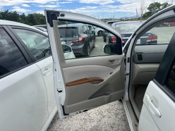 TOYOTA ISIS L G Edition 2010