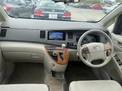 TOYOTA ISIS L G Edition 2010