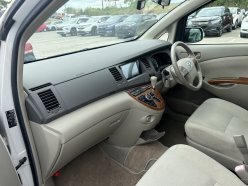 TOYOTA ISIS L G Edition 2010