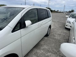 TOYOTA ISIS L G Edition 2010