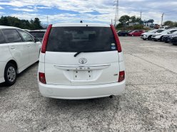 TOYOTA ISIS L G Edition 2010