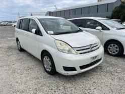 TOYOTA ISIS L G Edition 2010