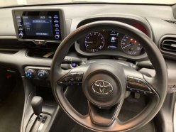 TOYOTA YARIS X 2020
