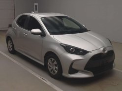 TOYOTA YARIS X 2020