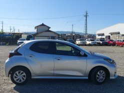 TOYOTA YARIS X 2020