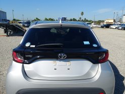 TOYOTA YARIS X 2020
