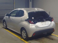 TOYOTA YARIS X 2020