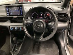TOYOTA YARIS X 2020