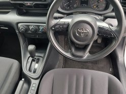 TOYOTA YARIS X 2020