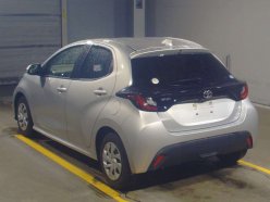 TOYOTA YARIS X 2020