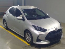 TOYOTA YARIS X 2020